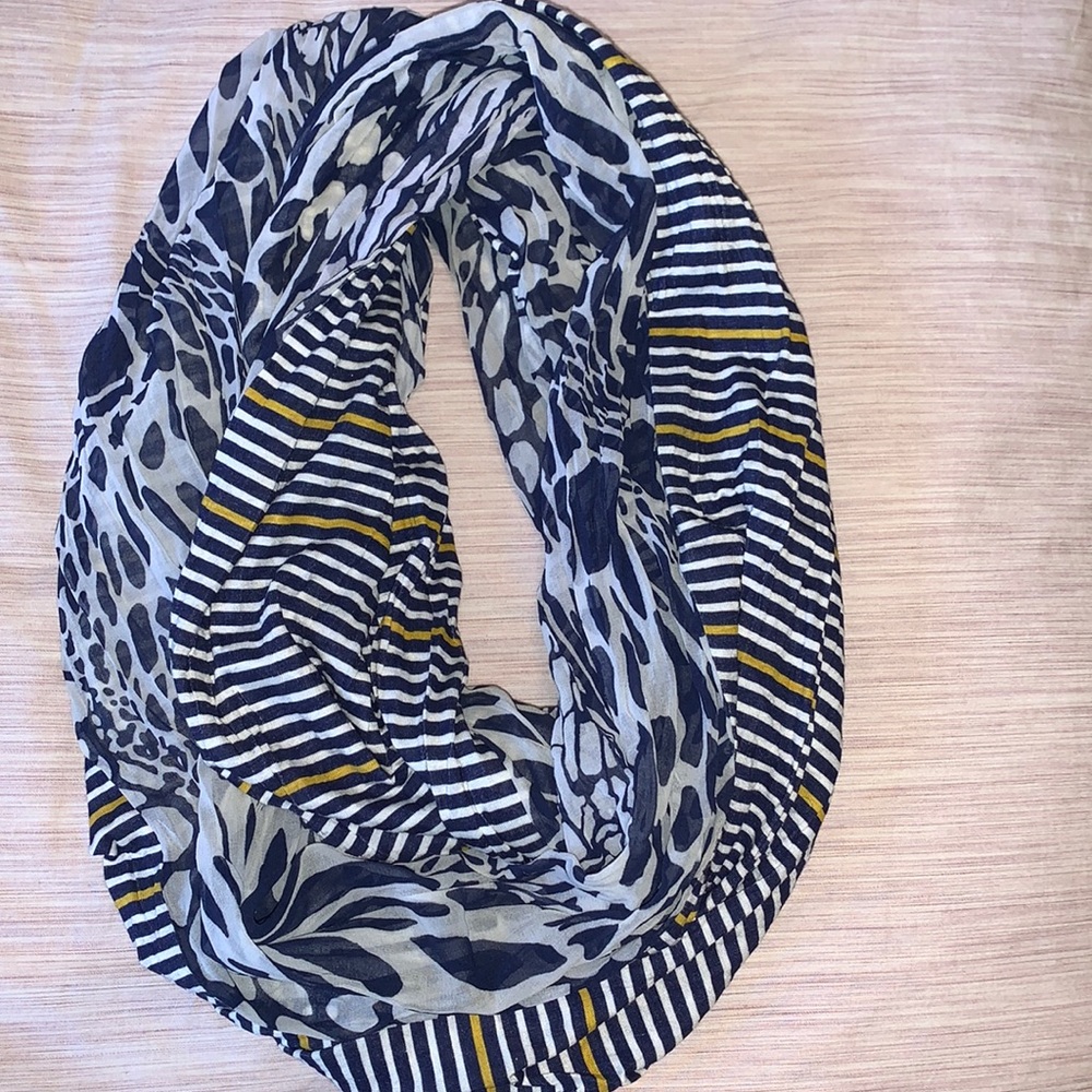 Super cute! Navy and white (with pops of marigold) infinity scarf.